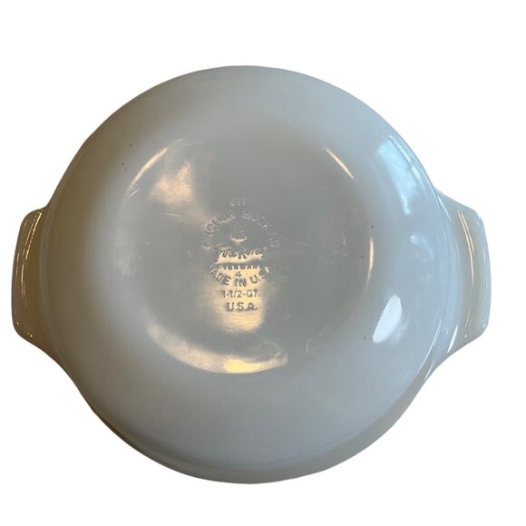 Fire King white 1 1/2Qt Round Casserole Dish w/o Lid Made in USA - Picture 3 of 4